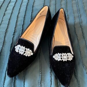 Elegant Black Velvet Women's Loafers with Crystal Embellishments